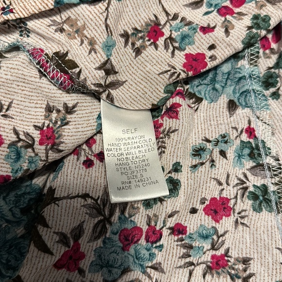 women’s tank top with fun back and floral designs - Picture 5 of 8